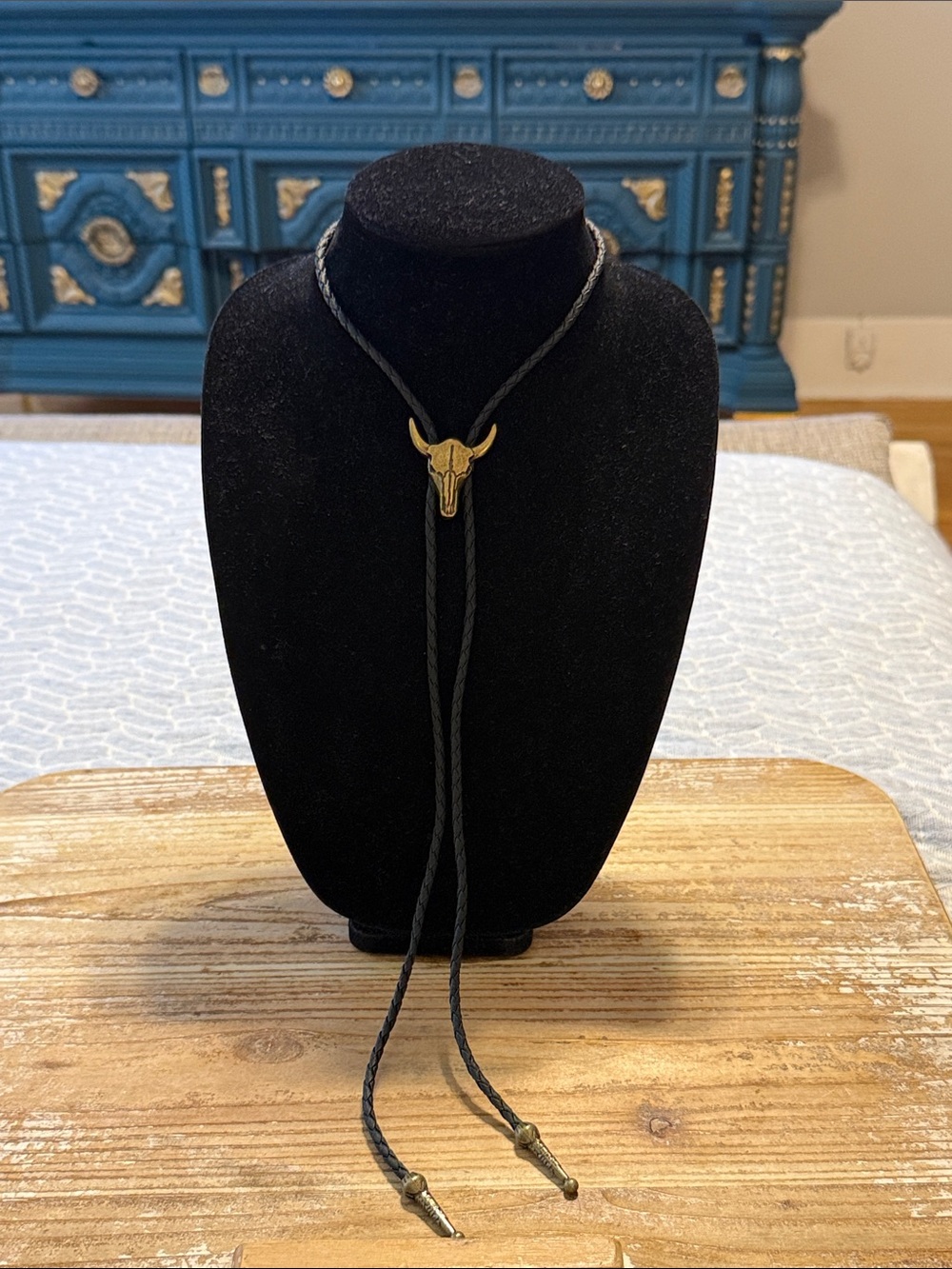 Vintage Black Leather Gold Tone Bull Cowboy Bolo Western Tie